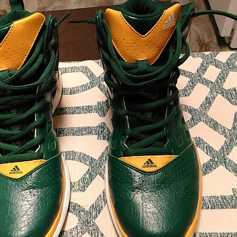 Mens sneakers